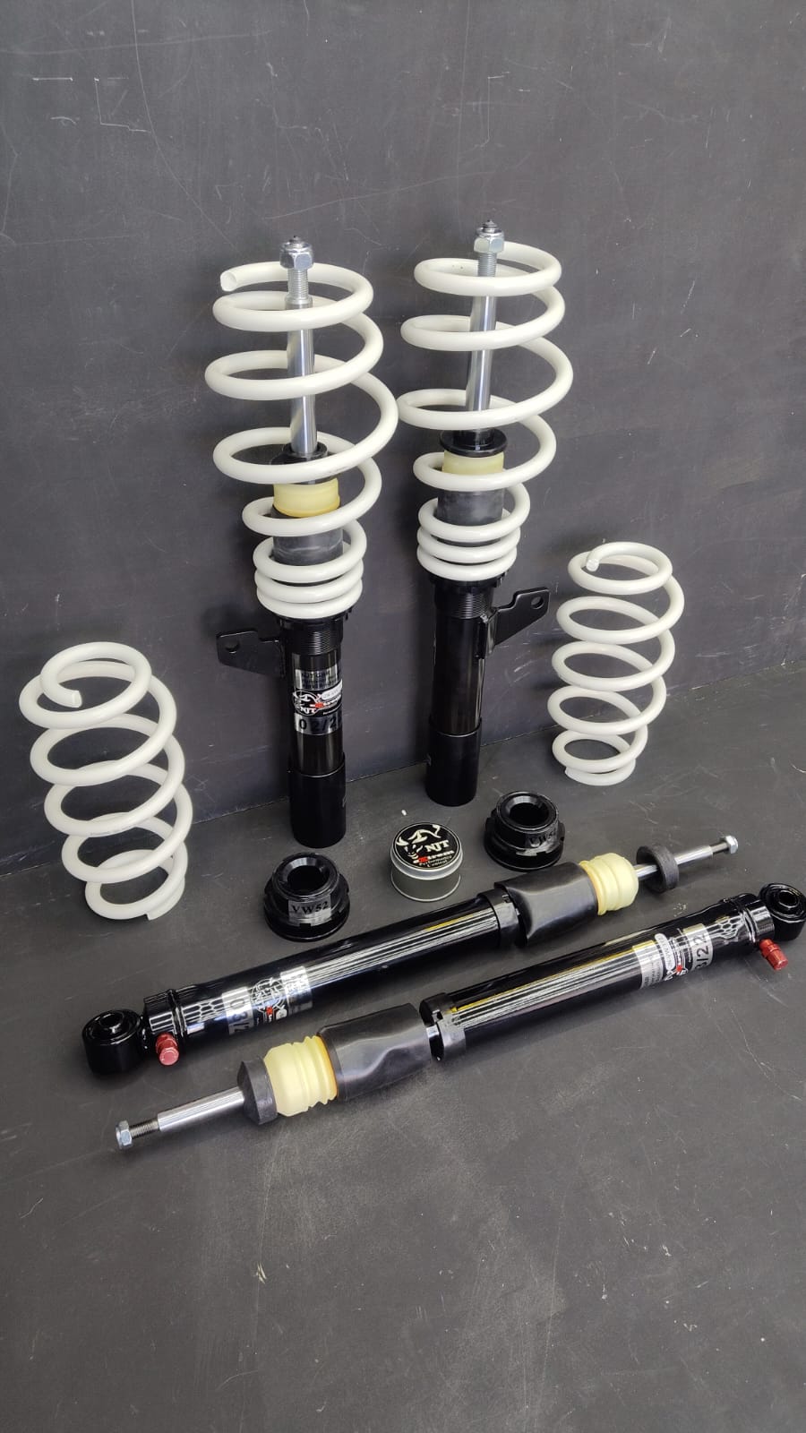 Coilovers NJT Extreme by JOM – Volkswagen Jetta Golf Mk5 Mk6 Bora Passat