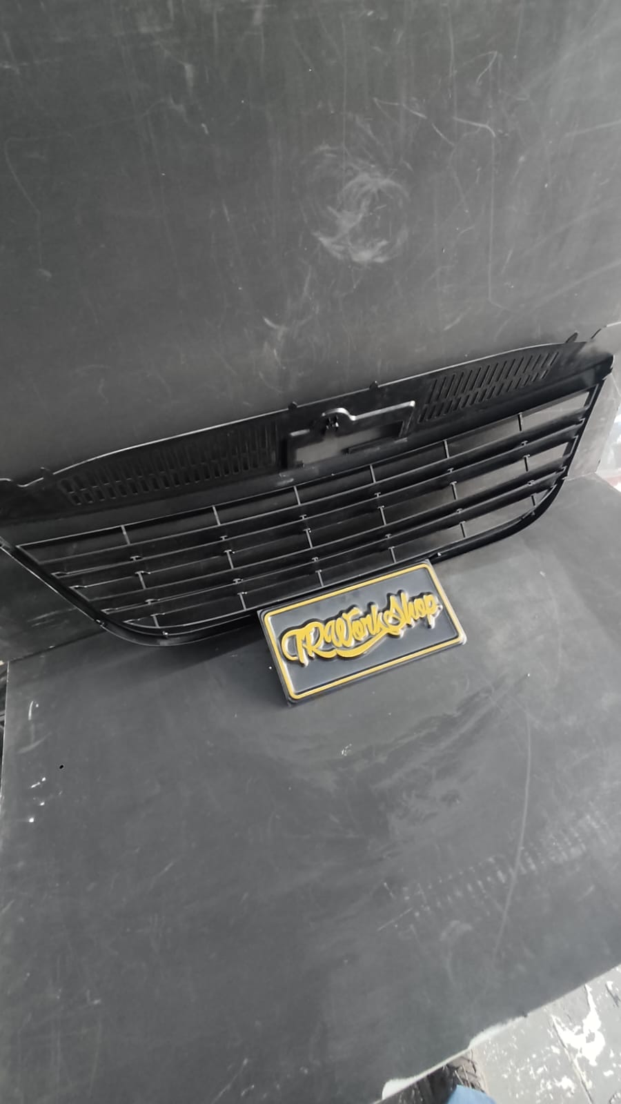 Parrilla Corrida VW Tiguan 2009-2011 | JOM