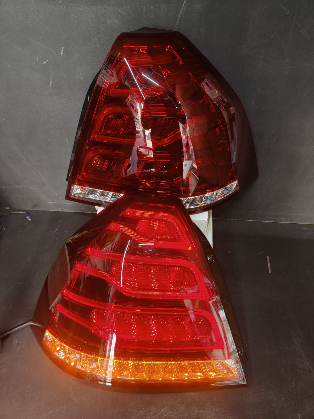 Calaveras LED para Aveo 2007-2017 | Tipo Mini Cooper / Mercedes | AKD