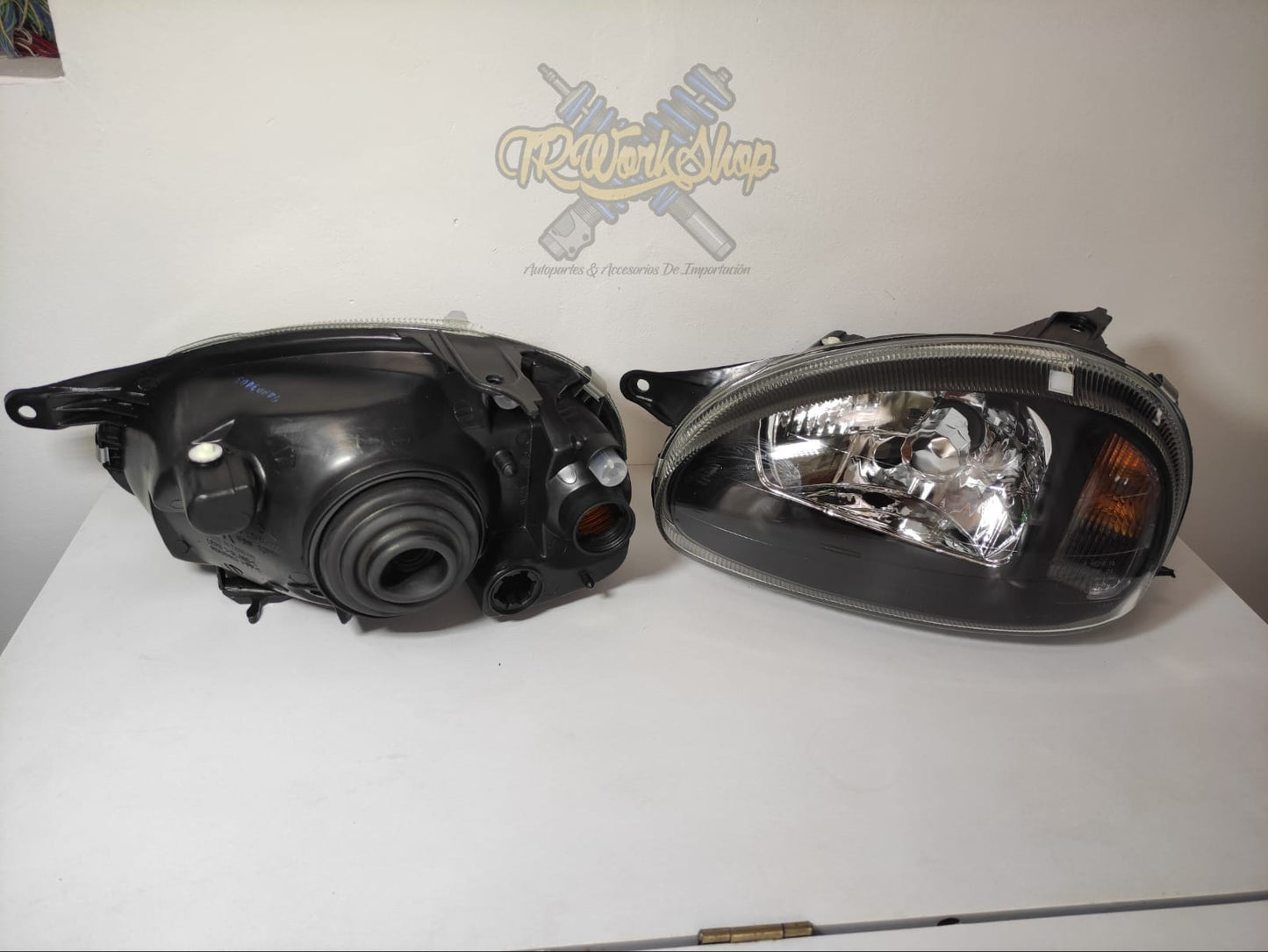 Faros Principales para Chevrolet Chevy 1993 a 2003 (Der / Izq) - Depo