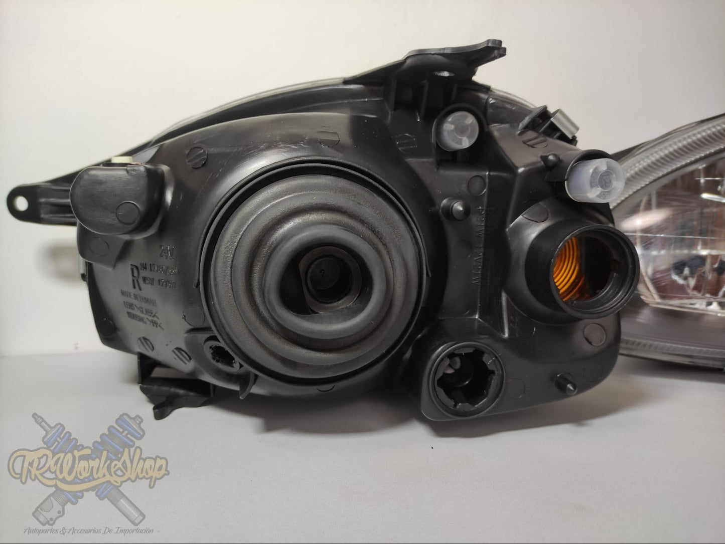 Faros Principales para Chevrolet Chevy 1993 a 2003 (Der / Izq) - Depo