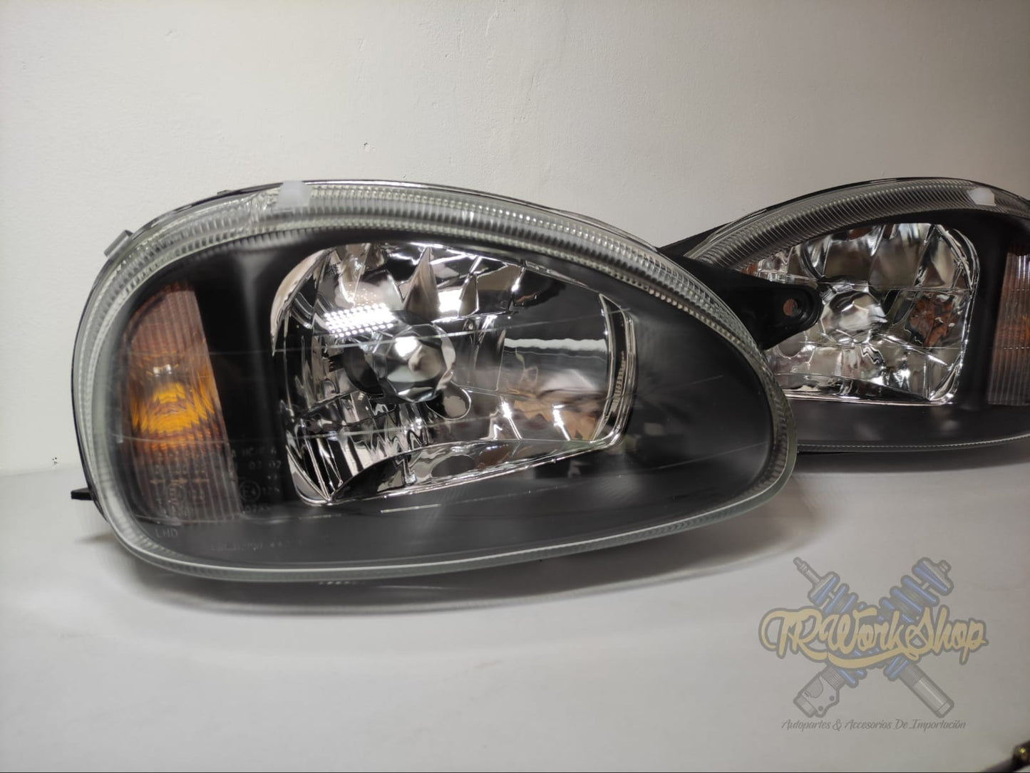 Faros Principales para Chevrolet Chevy 1993 a 2003 (Der / Izq) - Depo