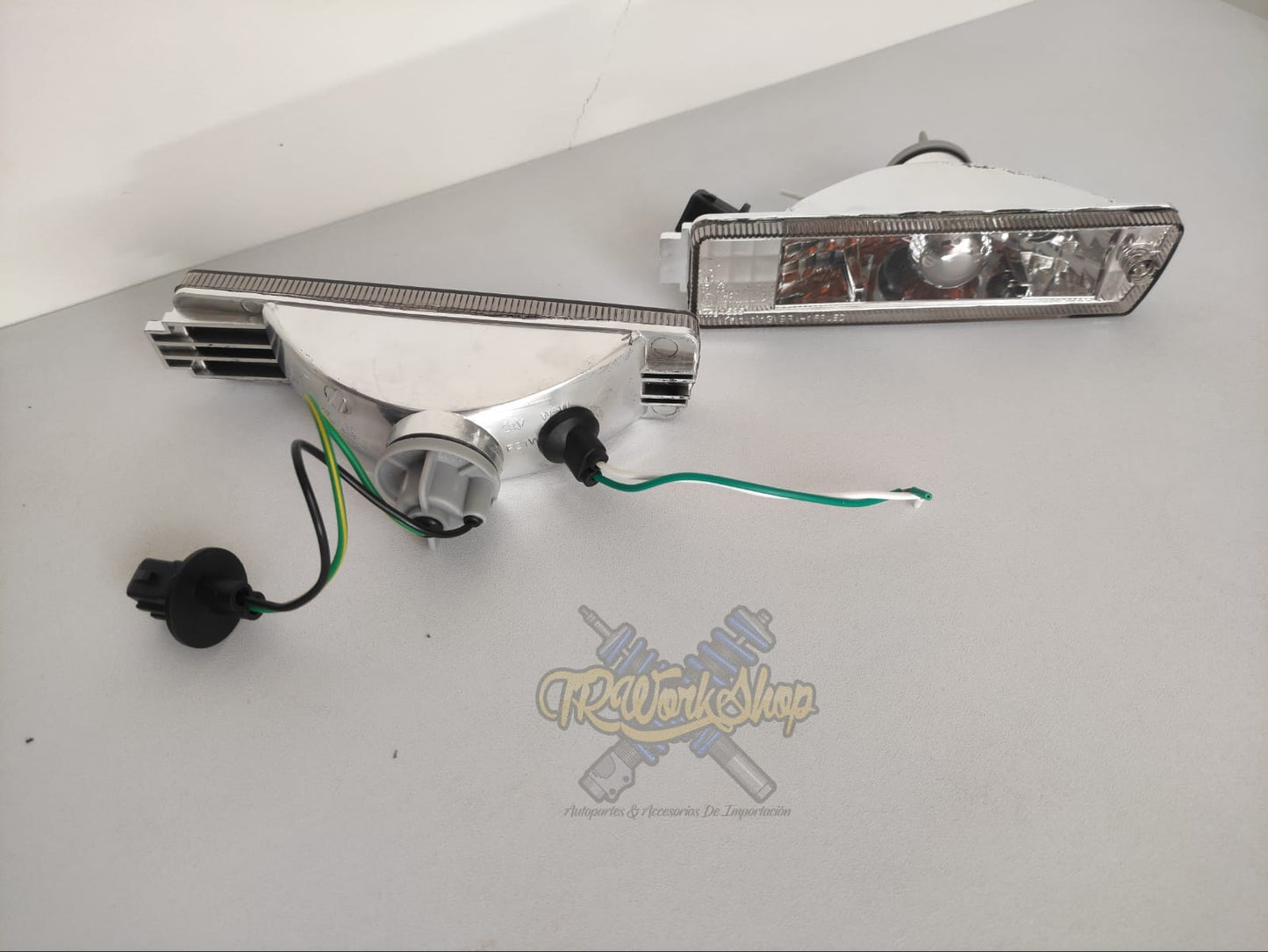 Cuartos Smoke Facia Ancha Golf & Jetta Mk2 | JOM