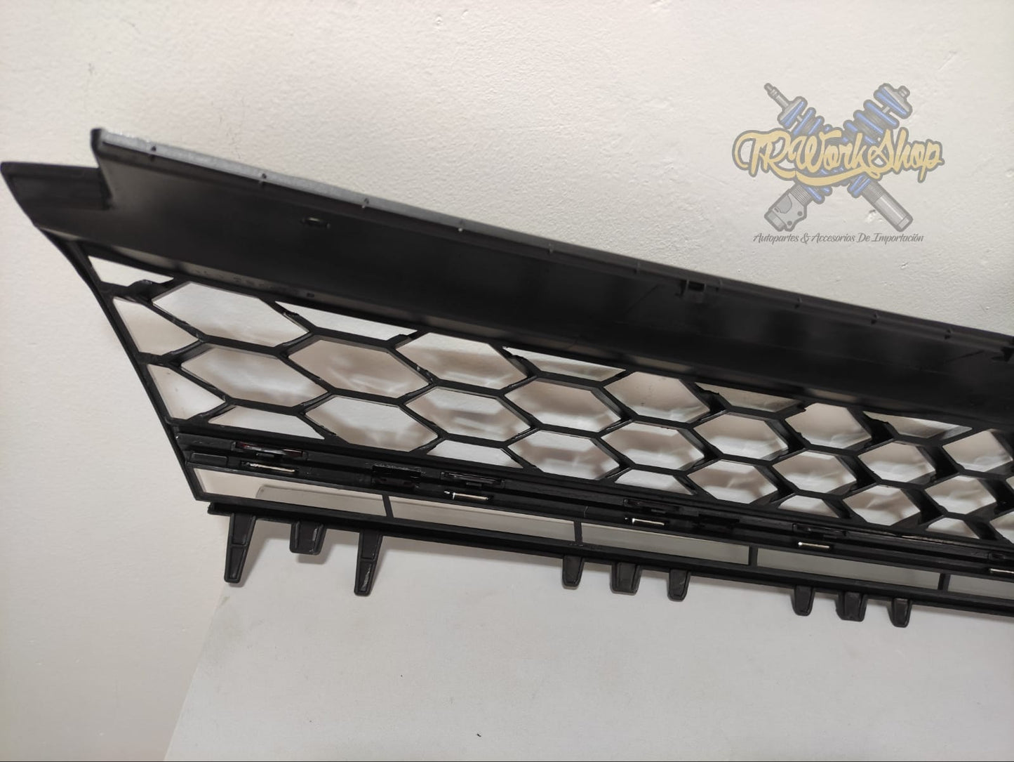 Parrilla Corrida Golf 7 (MK7) JOM | Sin Emblema