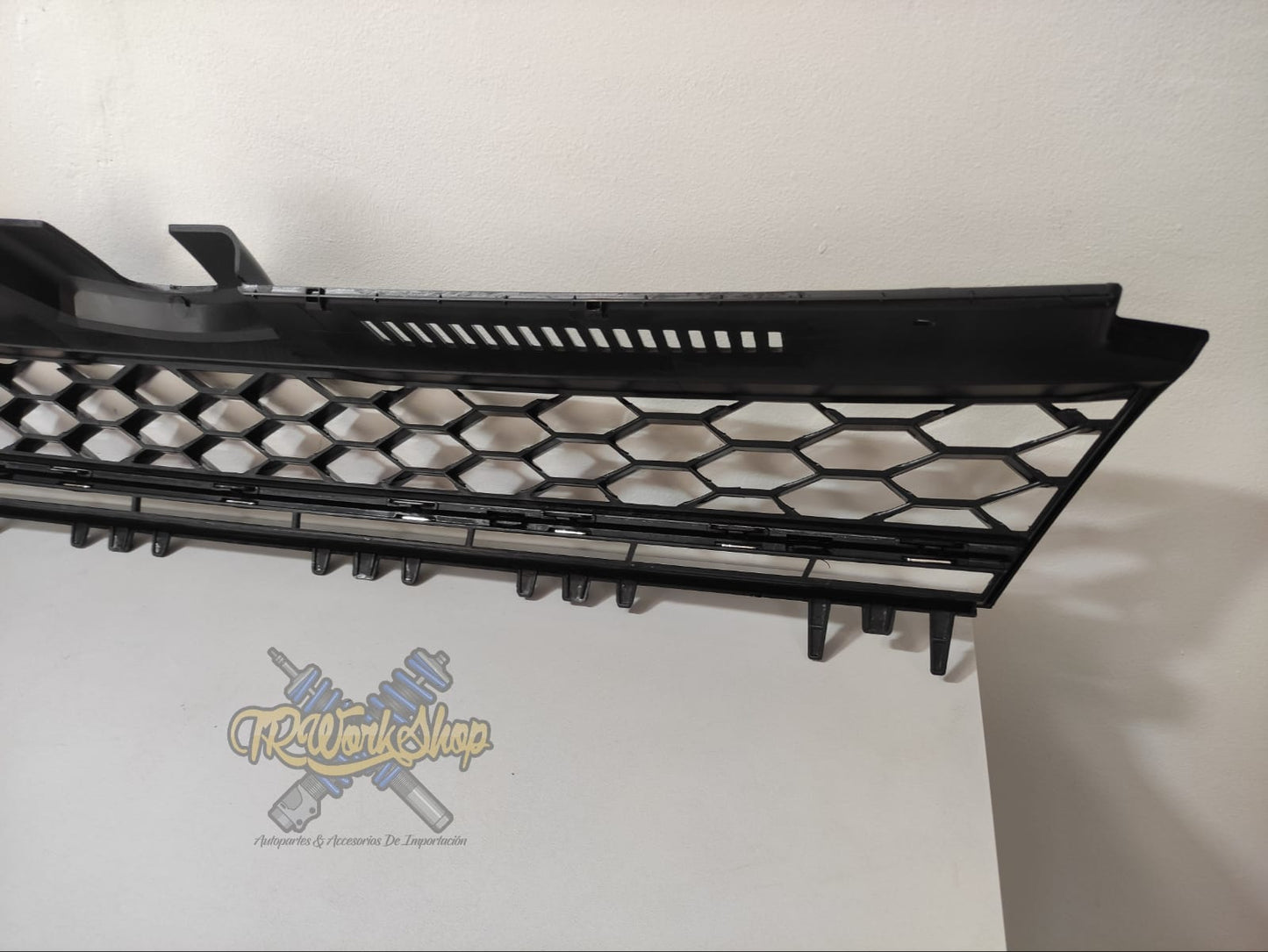 Parrilla Corrida Golf 7 (MK7) JOM | Sin Emblema