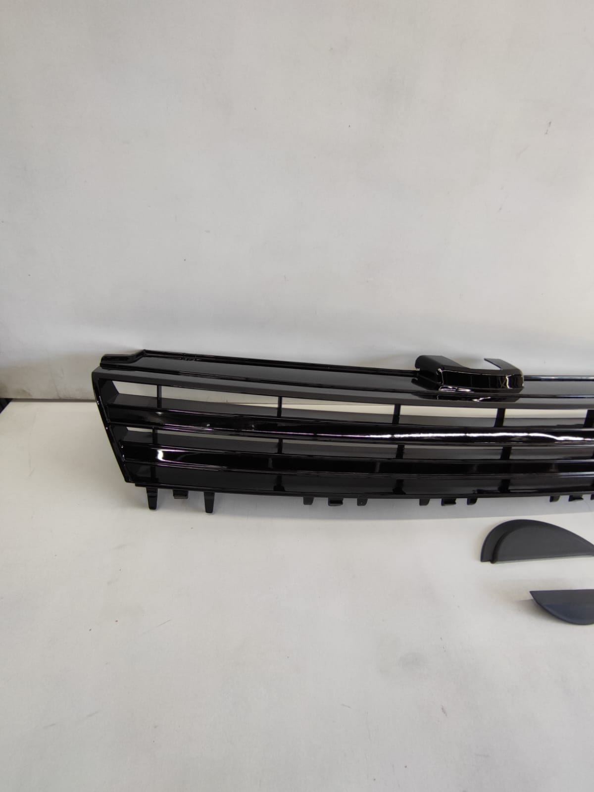 Parrilla Corrida Golf 7 MK7 2012-2017 | Negro Piano | JOM