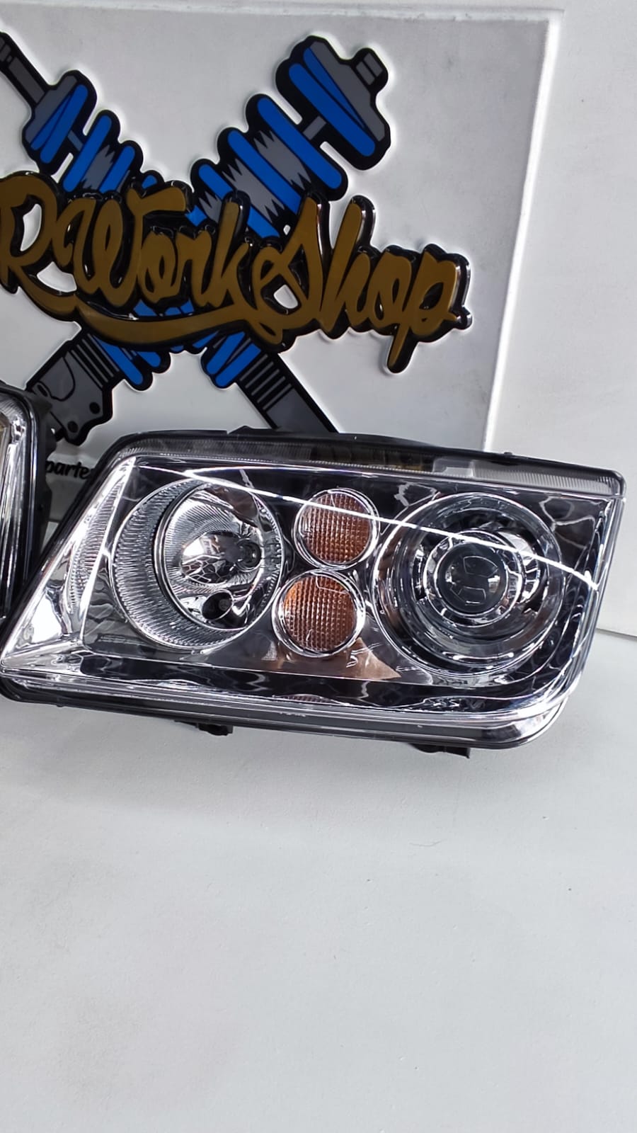 Faros VW Jetta A4 Mk4 Bora Tipo R-Line Chrome & Black Euro Style (Par) | Depo