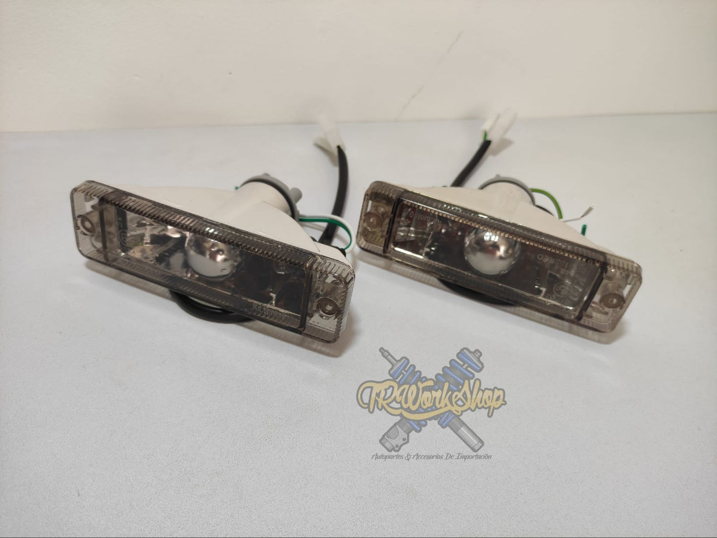 Cuartos Frontales VW Caribe, Atlantic, Caddy Mk1 | Smoke | JOM