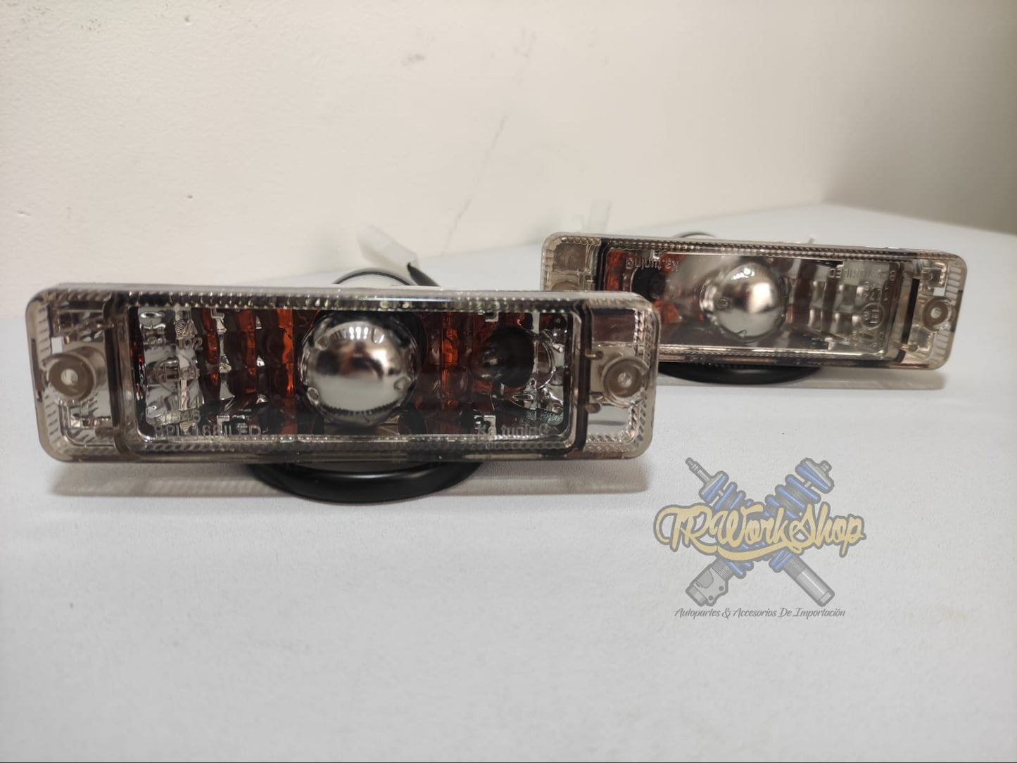 Cuartos Frontales VW Caribe, Atlantic, Caddy Mk1 | Smoke | JOM