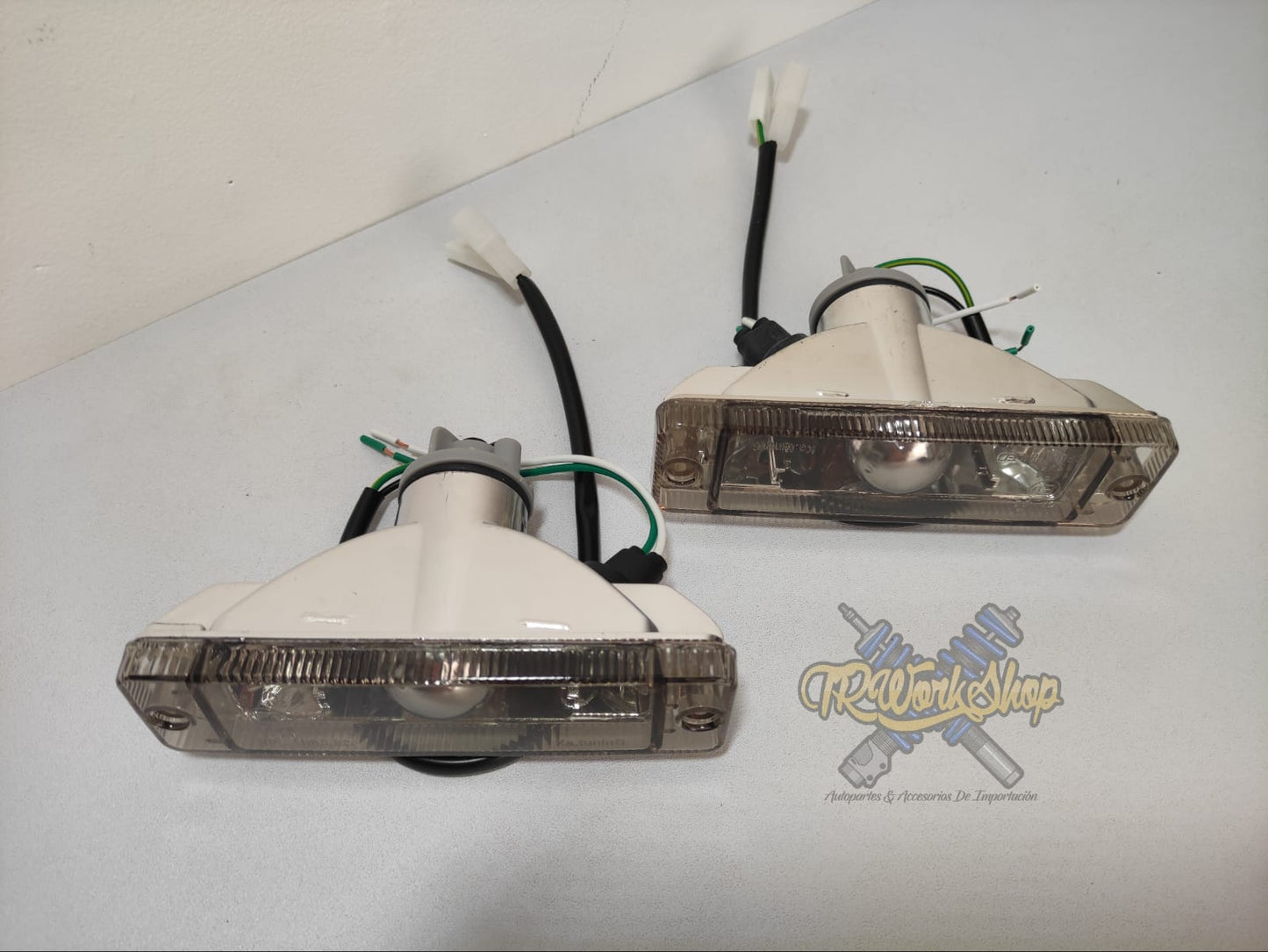 Cuartos Frontales VW Caribe, Atlantic, Caddy Mk1 | Smoke | JOM